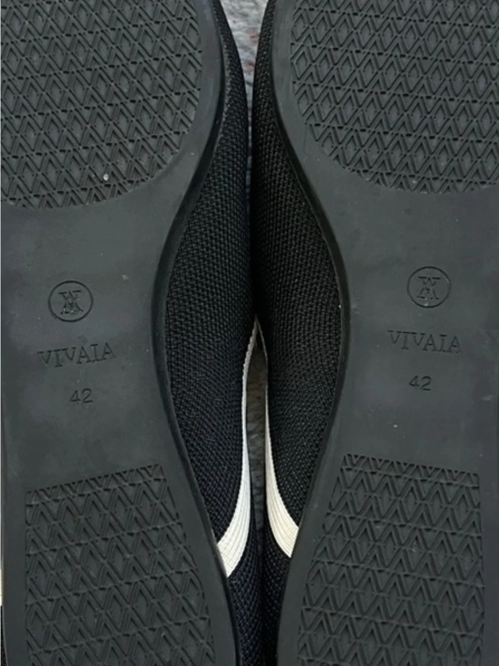 🐝VIVAIA🐝POINT TOE FLAT🐝42